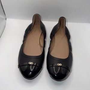 Cole Haan Size 9B Elsie Black Leather Patent Cap Toe Ballet Flats Gold Logo